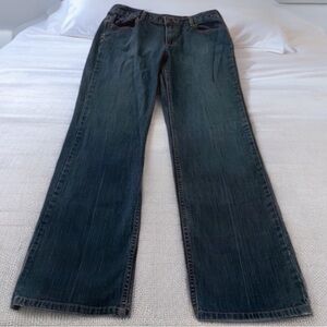 Liz Claiborne Women’s 5 pocket jeans size 6.